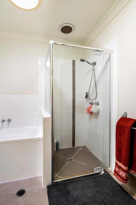 Room With Separate Bath In Shared Homestay Redcliffe Dış mekan fotoğraf