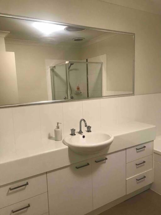 Room With Separate Bath In Shared Homestay Redcliffe Dış mekan fotoğraf