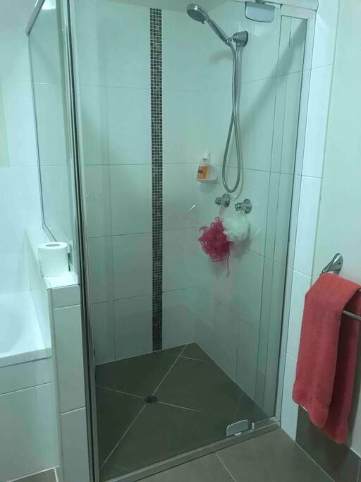 Room With Separate Bath In Shared Homestay Redcliffe Dış mekan fotoğraf